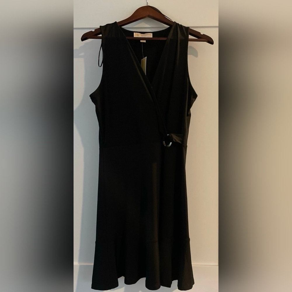 Elegant Black Sleeveless Dress